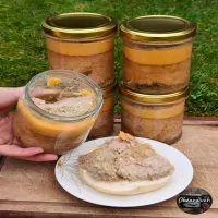 Kiełbasa ze słoika z galaretką