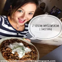 Placki ziemniaczane z sosem myśliwskim