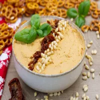 Hummus z suszonymi pomidorami