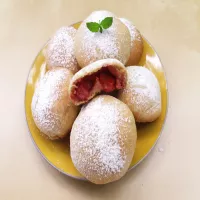 Mini drożdżówki z truskawkami