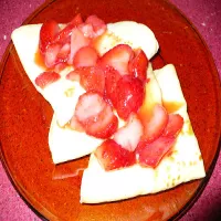 Naleśniki z truskawkami.