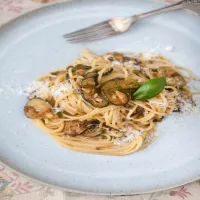 Makaron z karmelizowaną cukinią