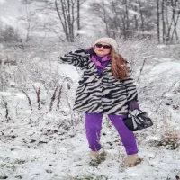 Stylizacja – płaszcz zebra i fiolet + kod rabatowy