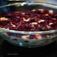 Sałatka warstwowa ze śledziem i burakami