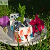 Śmietanowiec z galaretkami