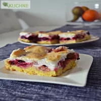 Kruche ciasto z rabararem i bezą