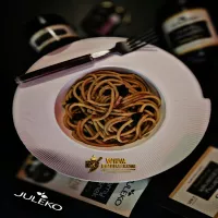 Carbonara z czarnym czosnkiem – rzymska klasyka