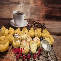 Małe ptysie z kremem pistacjowym ( Profiterolki )