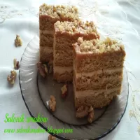 Sernik gotowany na miodowych plackach