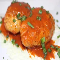 Gołąbki bez zawijania z kapustą pekińską w sosie pomidorowym