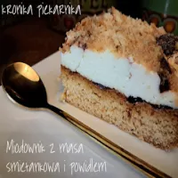 Miodownik z masą śmietankową i powidłem