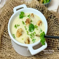 Zupa krem z kalafiora – delikatna, kremowa i pachnąca czosnkiem