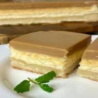 Sernik Milionera – kremowy, karmelowy, na kruchym spodzie