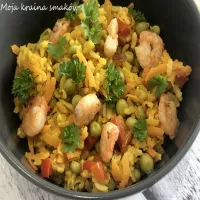 Pikantny ryż z warzywami i krewetkami
