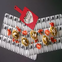 Grzanki z porem i wędzonym węgorzem