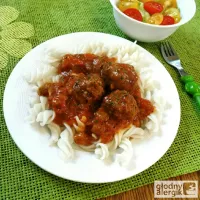 Klopsiki w sosie pomidorowym z cukinią i jabłkiem (bez glutenu,mleka i jajek)