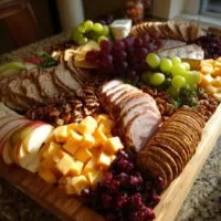 Thanksgiving Charcuterie Board: 7 Tips for Joyful Sharing