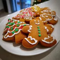 Gingerbread Cookies Decorated for a Heartwarming Holiday Treat