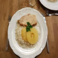 Szynka pieczona z ananasem na rodzinny obiad