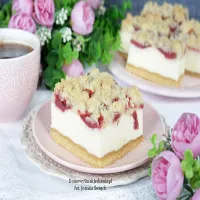 sernik z truskawkami i kruszonką