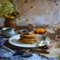 Projekt śniadanie: Dyniowe pancakes z cynamonowym masłem