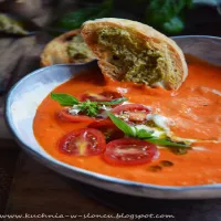 Wrześniowy krem z pieczonych pomidorów i papryki