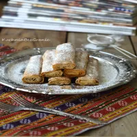 Słodkie ruloniki z pastą tahini.