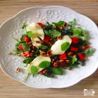 Sałata z serem halloumi