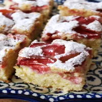 Ciasto jogurtowe z truskawkami