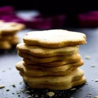 Kruche ciasteczka migdałowe bez jajek