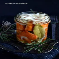 Łosoś marynowany w zalewie octowej