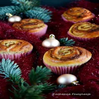 Bułeczki drożdżowe z nadzieniem z pierników