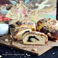 Drożdżowe bułki z mlekiem w proszku