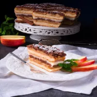 Jabłkowy przekładaniec