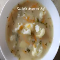 Zupa ogórkowa z kalafiorem