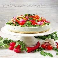 Sernik bazyliowy z sałatką z pieczonych warzyw