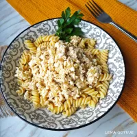 Makaron z twarogiem i cebulą