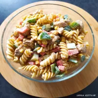 Sałatka makaronowa z kurczakiem
